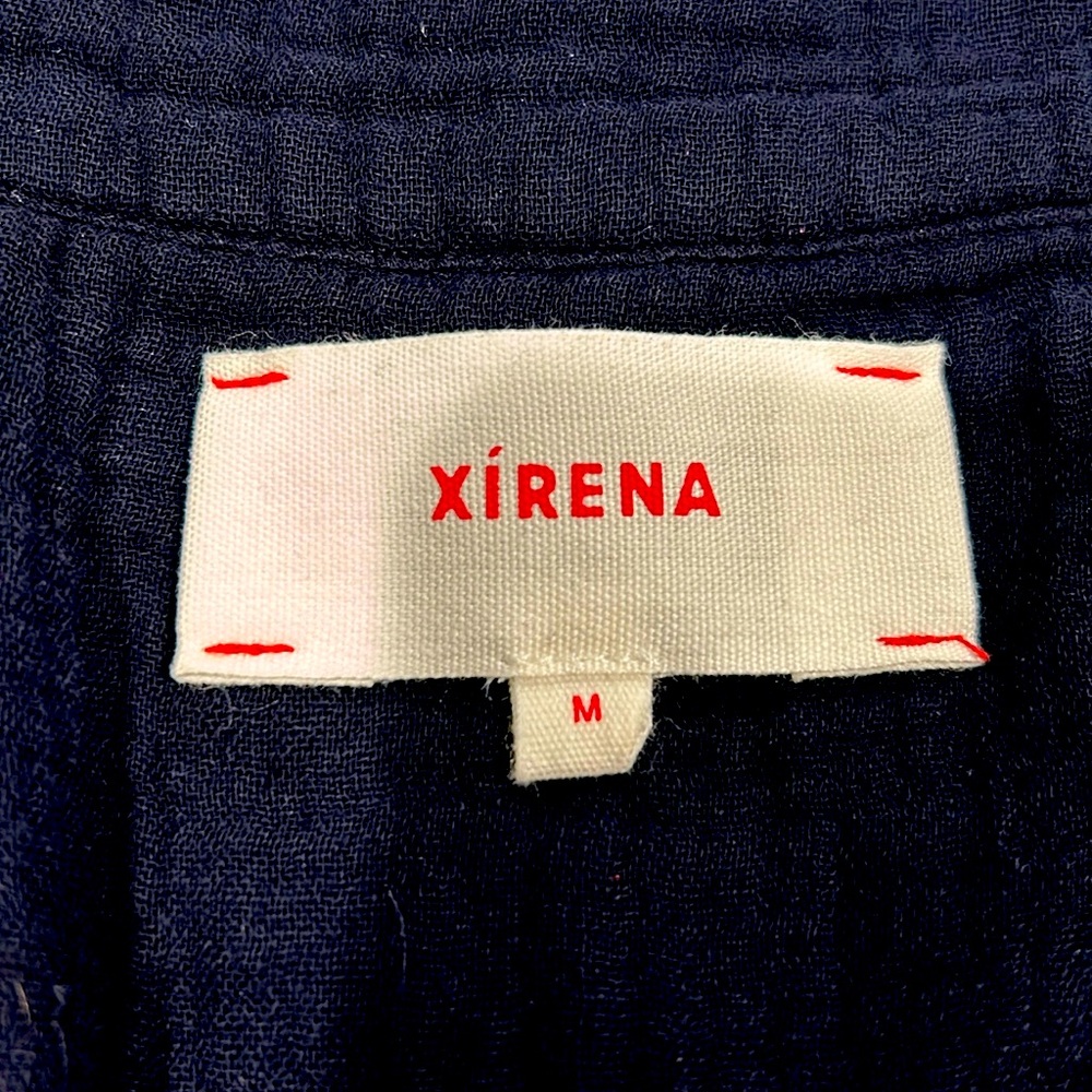 Xirena Avery Gauze top. Navy. Size M.